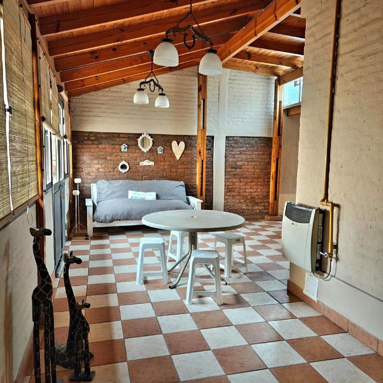 San Juan casa céntrica HERMOSA a solo 8 cuadras plaza principal - Two-Bedroom House - 8