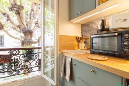 Rochechouart 7 - LB - Elegance and comfort in 9e Apt for 3 people - Apartamento - 9