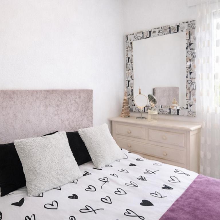 Apartamento 3 dormitorios con garaje y wifi gratis a pocos minutos del centro de Jerez - Apartamento Superior con 3 dormitorios - 18