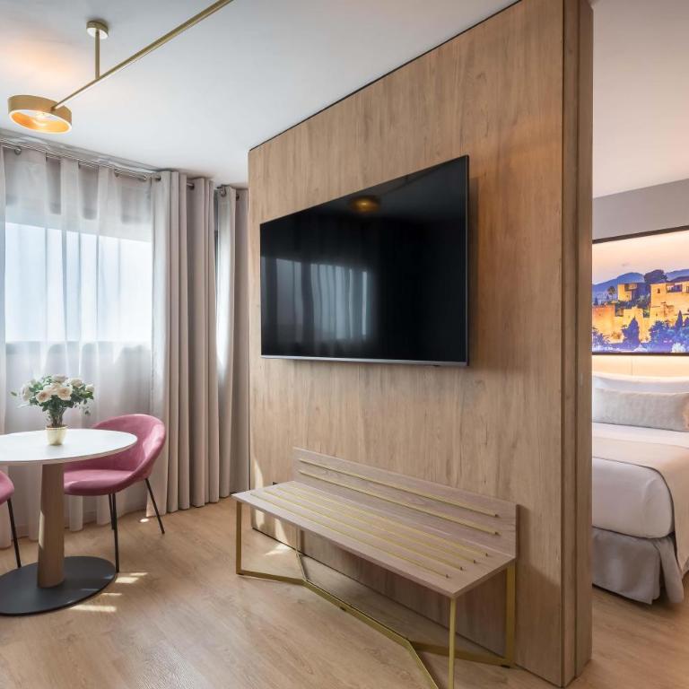 Barceló Malaga - Suite Junior Familiar (2 adultos + 2 niños) - 3