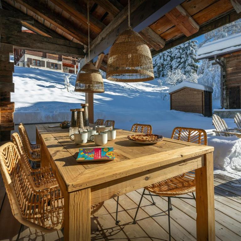 Chalet Frontflip - OVO Network - Chalet - 31