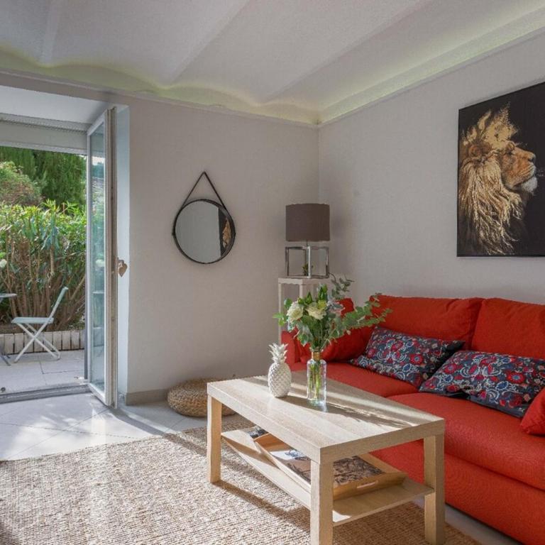 Louison balcony, quiet area, 7mn from beach - Appartement - 7