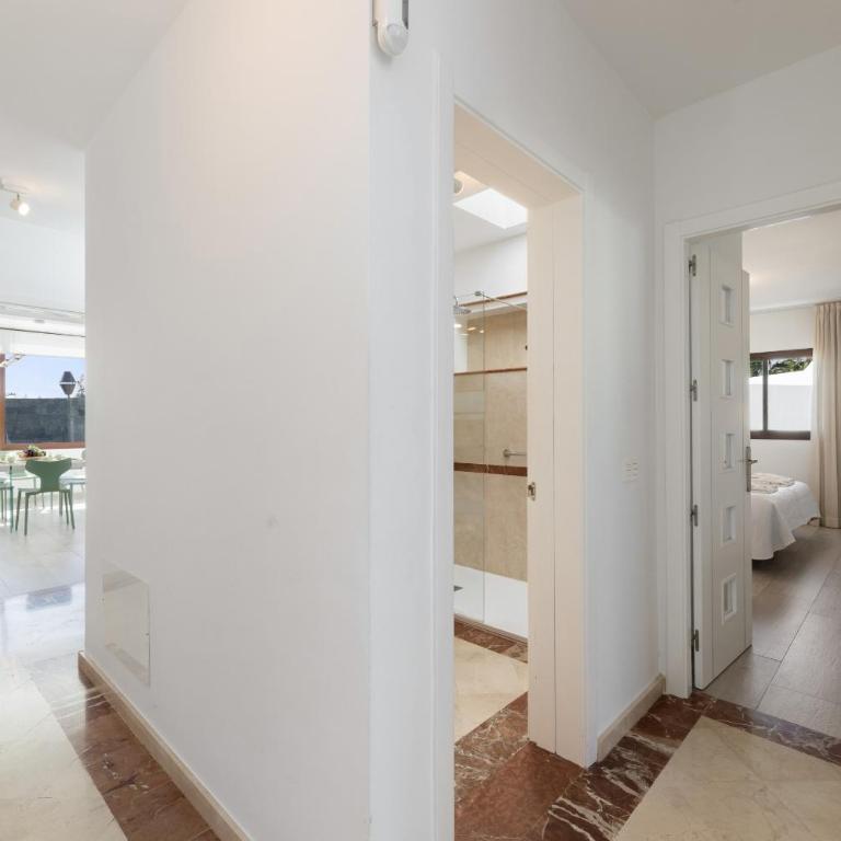 Sea Breeze Jarea by Escape Home - Villa con piscina privada - 19