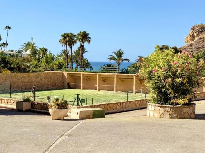 Moderno Estudio en resort Eurotennis frente al mar - Apartamento de 1 dormitorio - 90