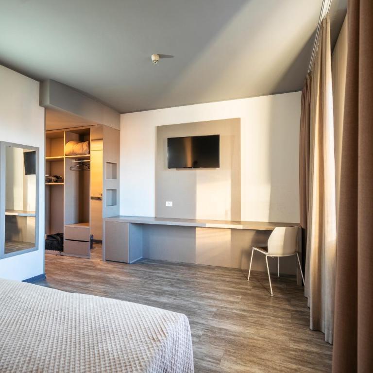 Hotel Albatros - Deluxe Room - 3