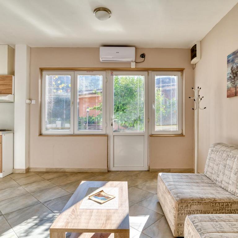 Apartments Moskov - Apartment with Garden View - 11