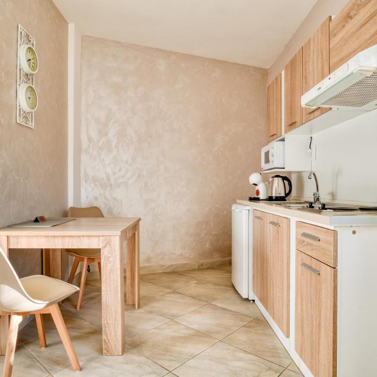 Apartments Moskov - Apartment with Garden View - 23