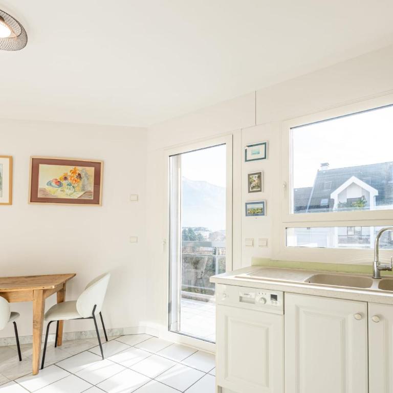 Le Thélème - Duplex apartment in Annecy balcony & parking 800m from the la - Apartment - 13
