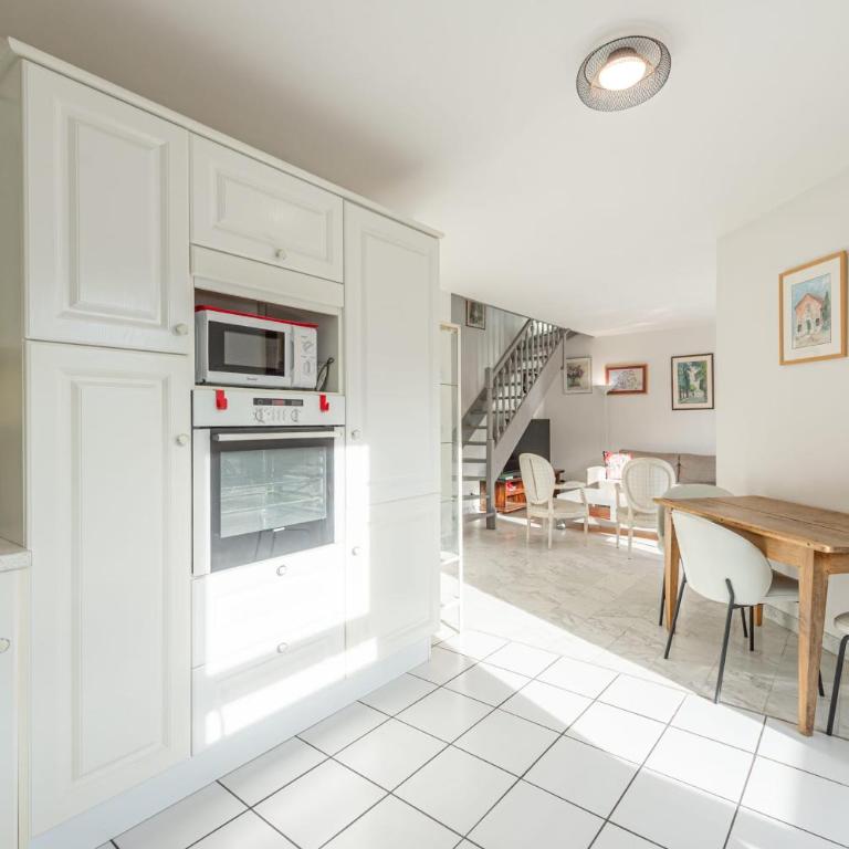 Le Thélème - Duplex apartment in Annecy balcony & parking 800m from the la - Apartment - 14