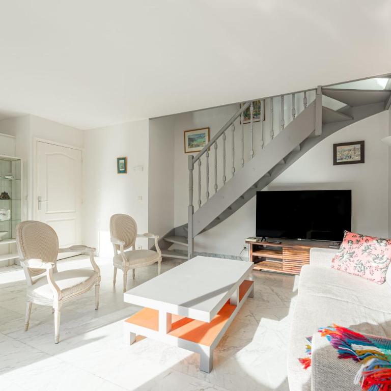 Le Thélème - Duplex apartment in Annecy balcony & parking 800m from the la - Apartment - 20