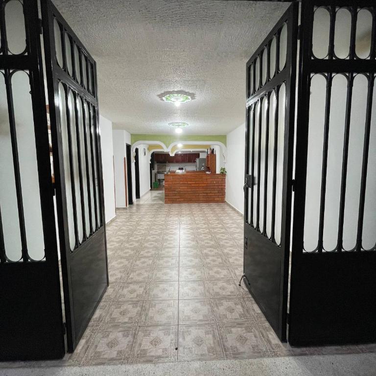 Casa Completa 3 pisos Tranquila y Hermosa - Casa de 5 dormitorios - 17