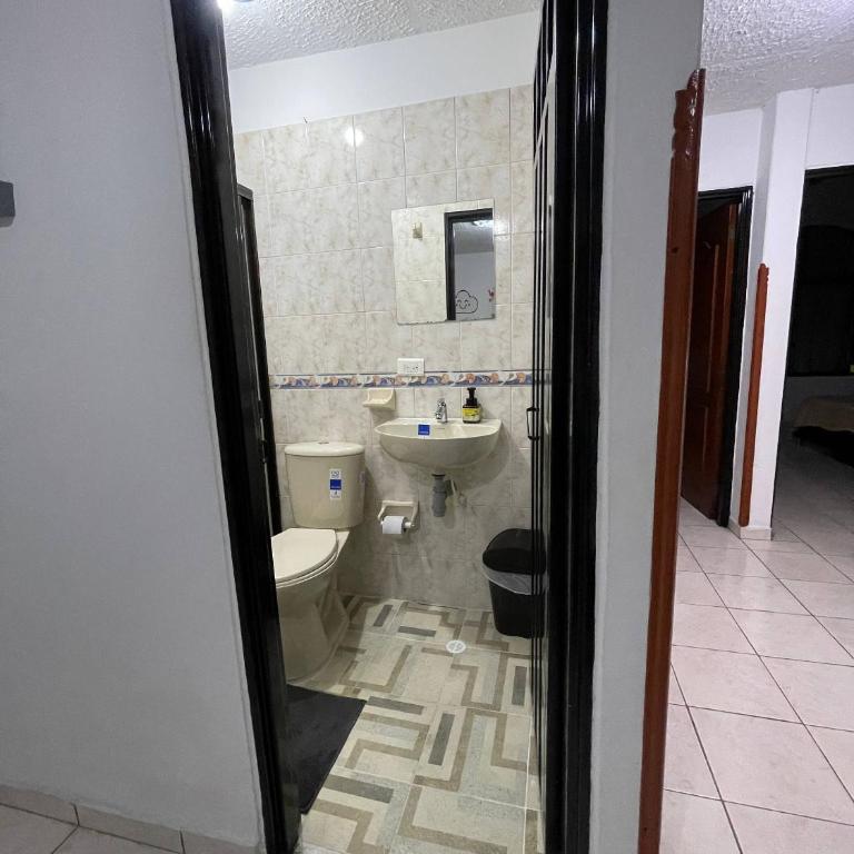 Casa Completa 3 pisos Tranquila y Hermosa - Casa de 5 dormitorios - 32