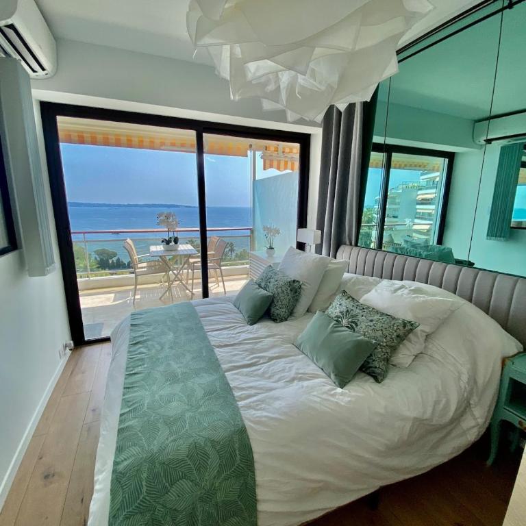 FRONT DE MER PANORAMIQUE Super Cannes - Appartement 1 Chambre - 4