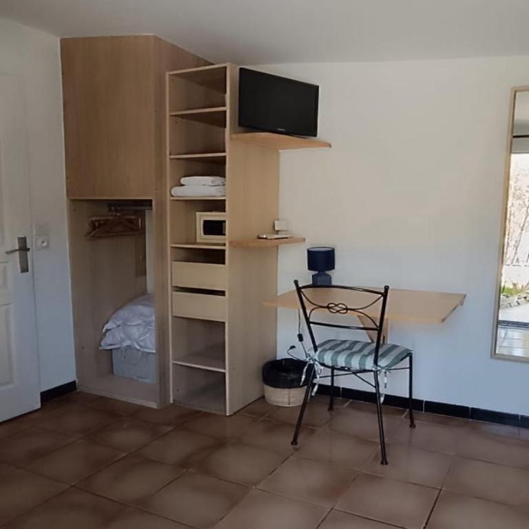 Hôtel La Petite Bohème - Chambre Double - Vue sur Jardin - 7