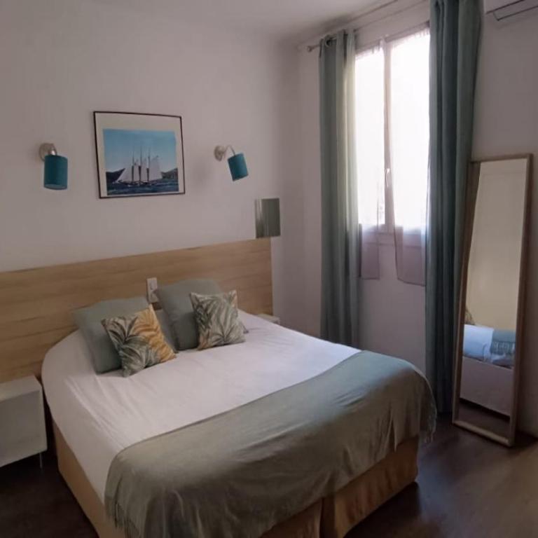 Hôtel La Petite Bohème - Chambre Lit Queen-Size - Vue sur Jardin - 5