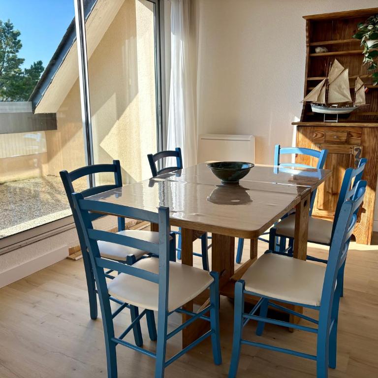 Appartement Élégant, Terrasse, Garage Privé & Wi-Fi - Appartement 2 Chambres - 26