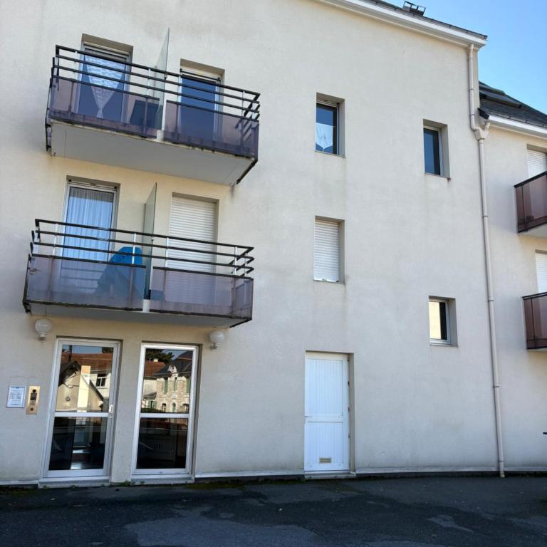 Appartement Élégant, Terrasse, Garage Privé & Wi-Fi - Appartement 2 Chambres - 34