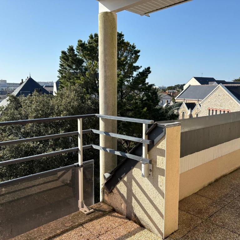 Appartement Élégant, Terrasse, Garage Privé & Wi-Fi - Appartement 2 Chambres - 35