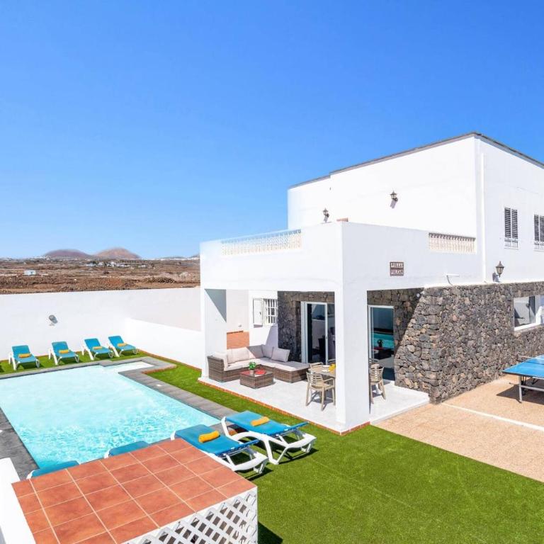 Villa Volcan by Villa Plus - Villa - 1