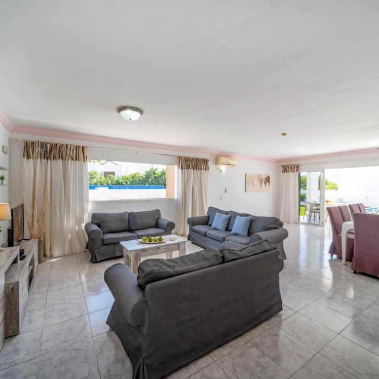 Villa Volcan by Villa Plus - Villa - 4