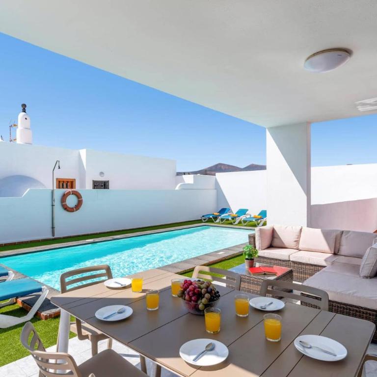 Villa Volcan by Villa Plus - Villa - 2