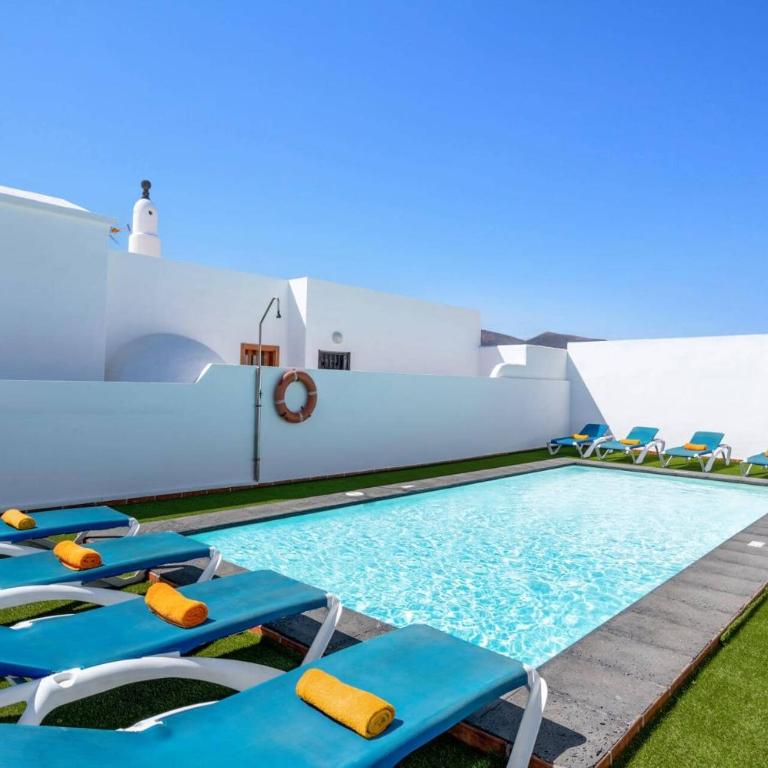 Villa Volcan by Villa Plus - Villa - 7