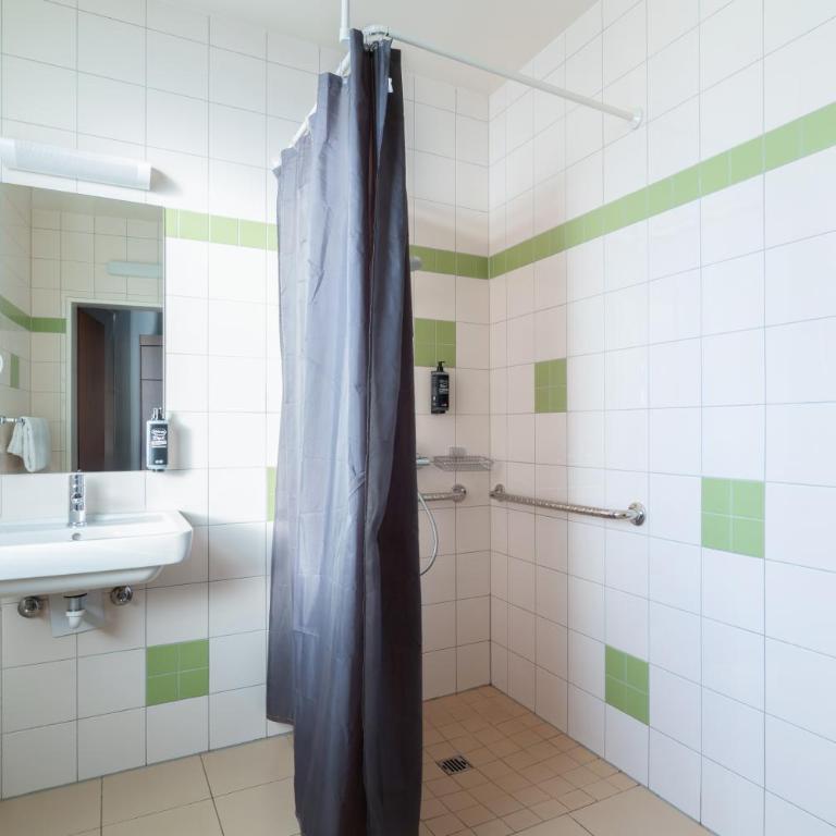 ibis budget Genève Petit-Lancy - Chambre Double Standard - Accessible aux Personnes à Mobilité Réduite - 9