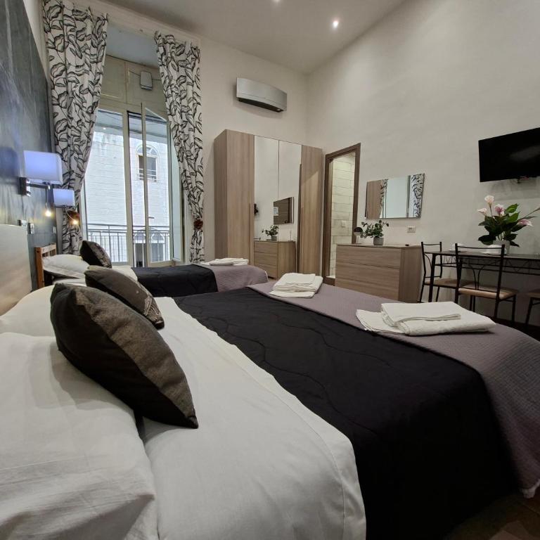 El Corazon de Napoles, Elegante Suite nel Centro Storico di Napoli - Double or Twin Room with Private Bathroom - 2