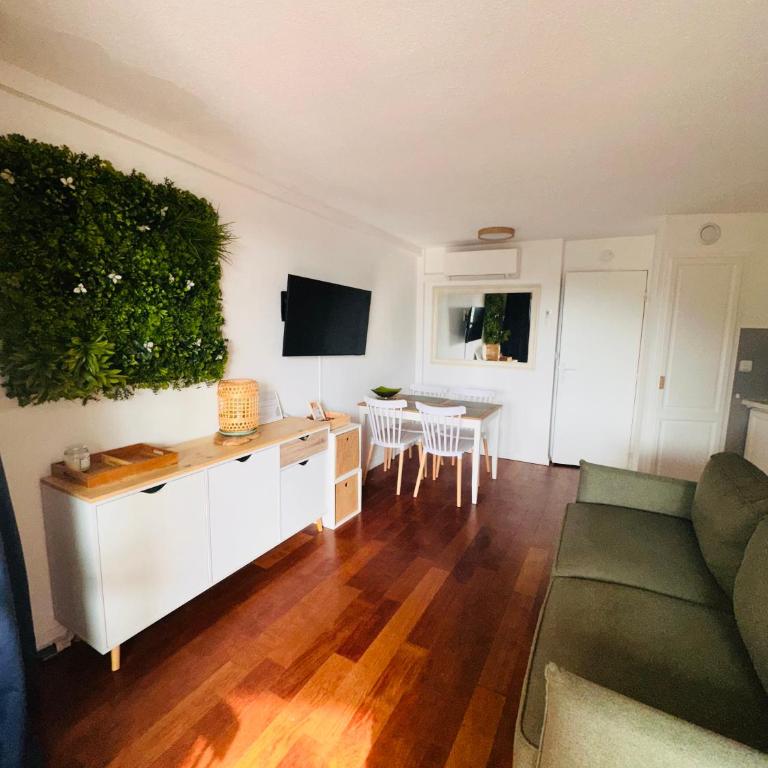 CAP ESTÉREL Famille - Multisports- Appartement 4 personnes en Rez de Jardin - vue Mer -Terrasse -Parking - - Appartement 1 Chambre - 27