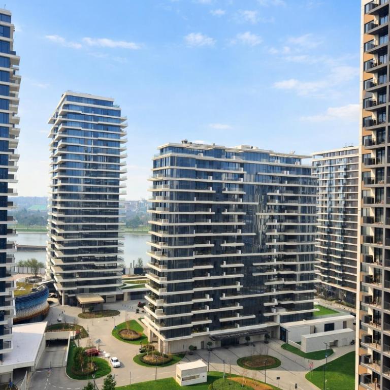 BW Riverside - One-Bedroom Apartment with Balcony and Water View - 1