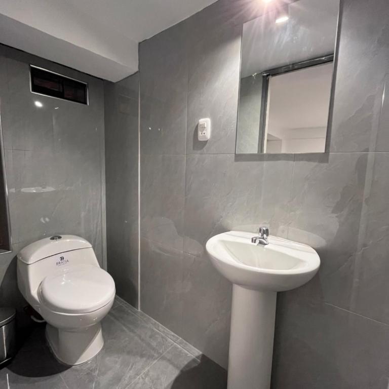 IB3 House - Habitación Doble con baño privado - 2