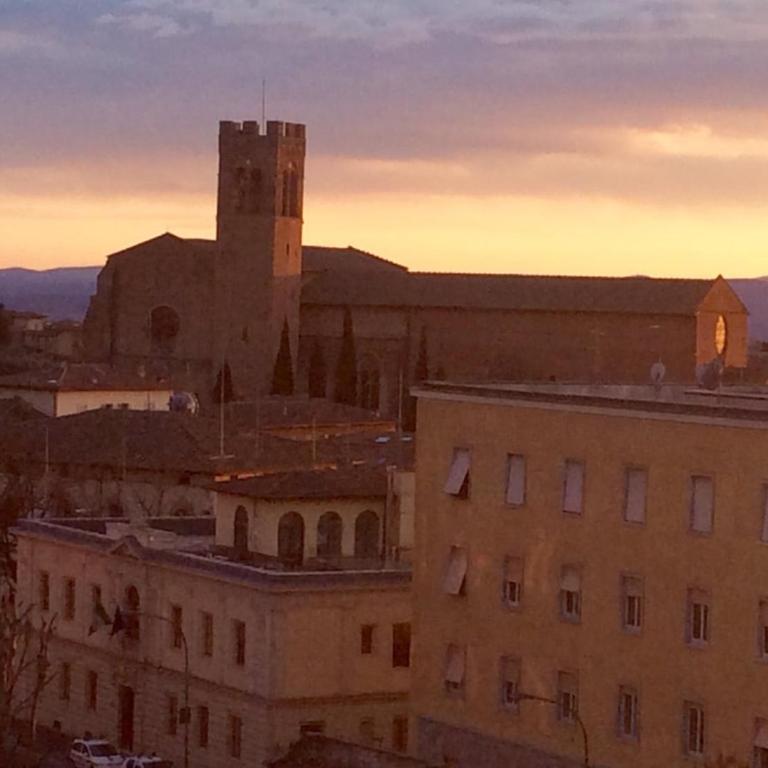 elegant flat with rooftop 450 mt from piazza del campo - Two-Bedroom Apartment with Terrace - 13