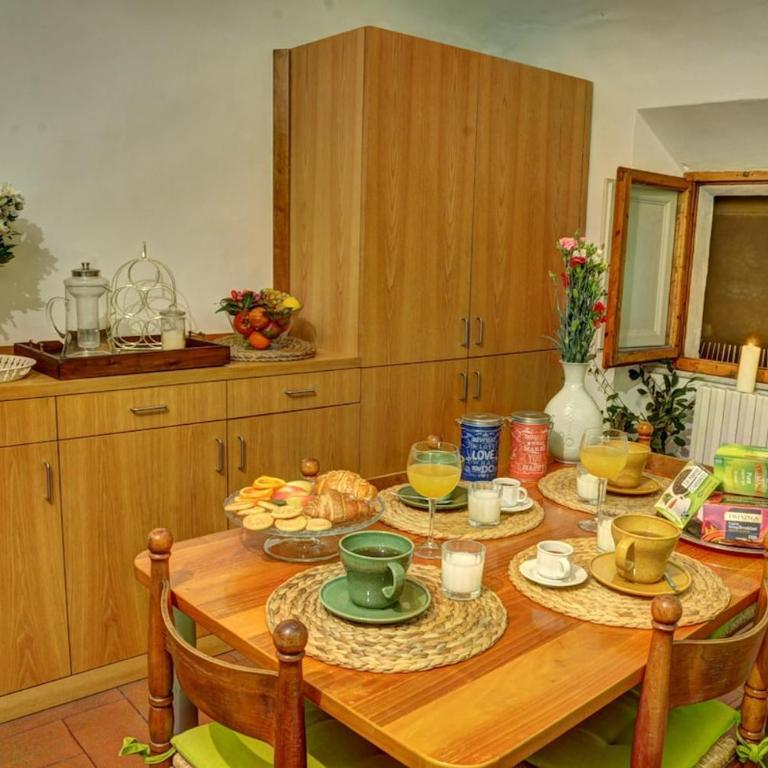 elegant flat with rooftop 450 mt from piazza del campo - Two-Bedroom Apartment with Terrace - 24