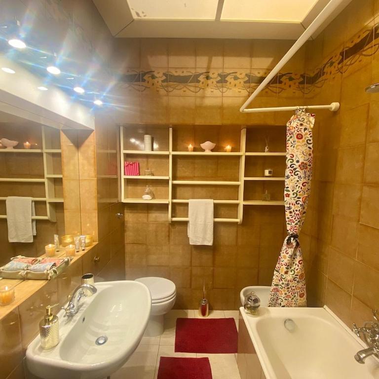 elegant flat with rooftop 450 mt from piazza del campo - Two-Bedroom Apartment with Terrace - 6