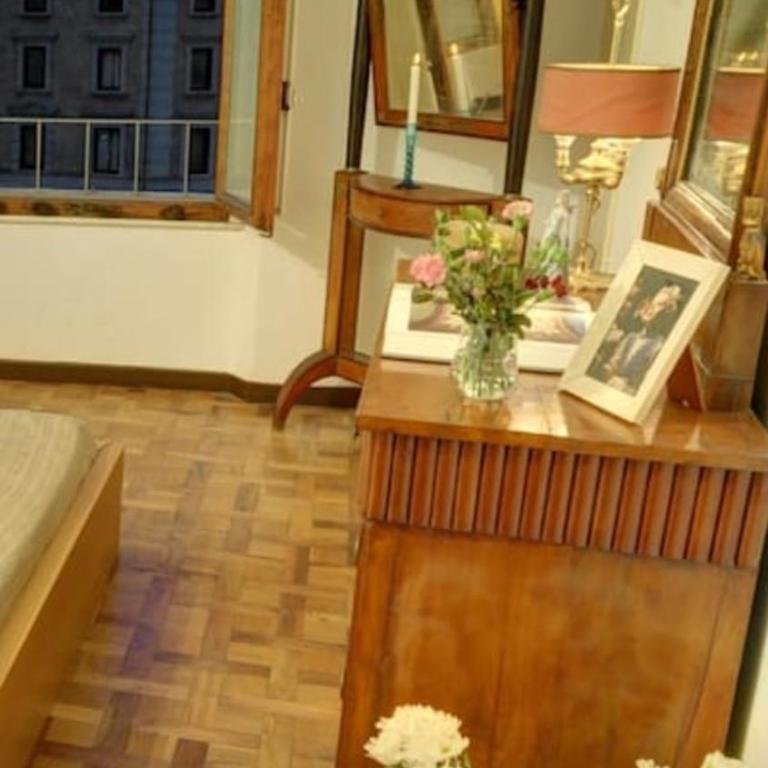 elegant flat with rooftop 450 mt from piazza del campo - Two-Bedroom Apartment with Terrace - 16