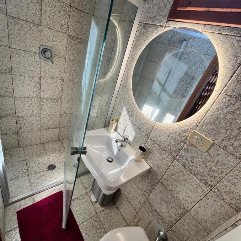elegant flat with rooftop 450 mt from piazza del campo - Two-Bedroom Apartment with Terrace - 37
