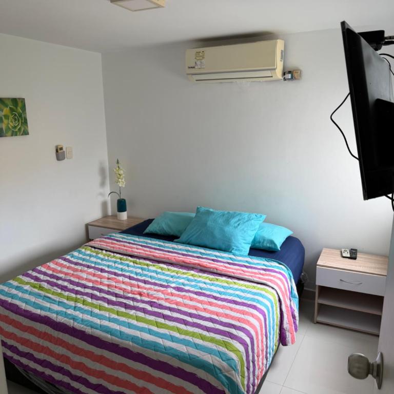 Apto hermoso en condominio-excelente ubicación - Apartamento de 3 dormitorios - 5