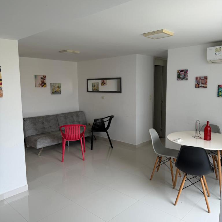 Apto hermoso en condominio-excelente ubicación - Apartamento de 3 dormitorios - 1