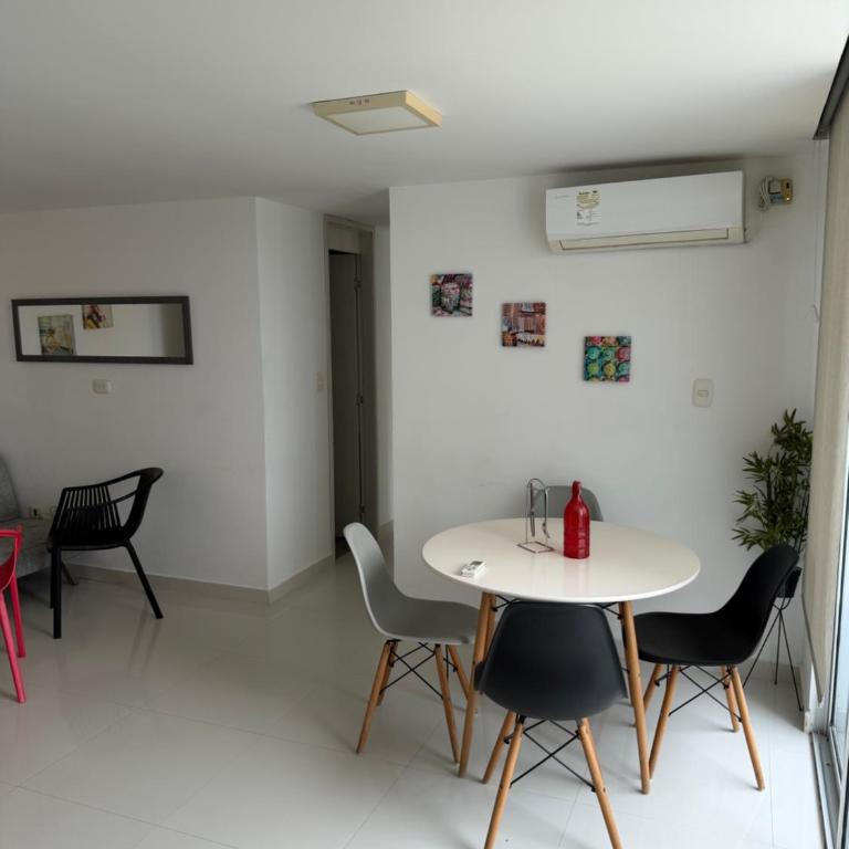 Apto hermoso en condominio-excelente ubicación - Apartamento de 3 dormitorios - 7