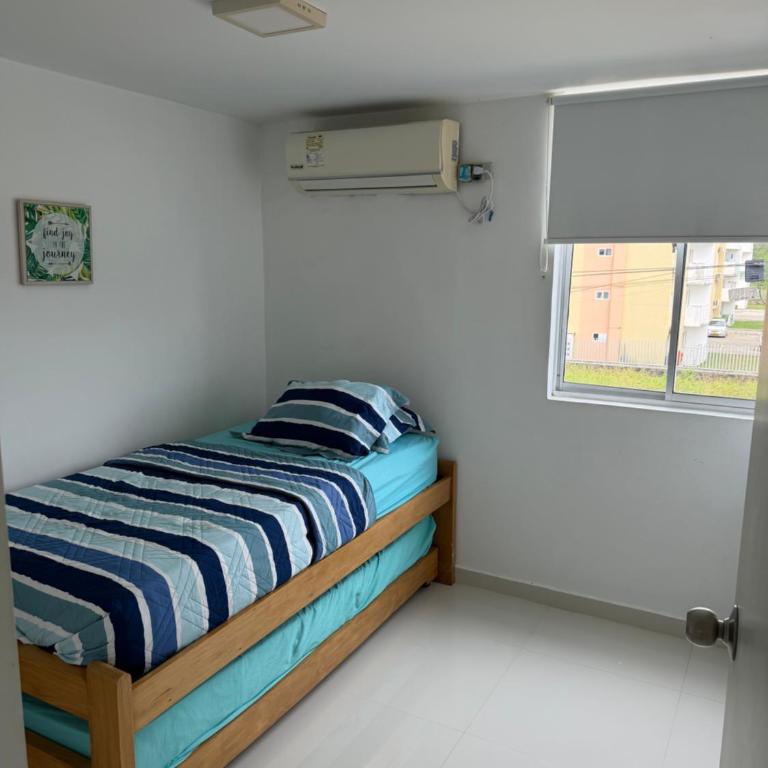 Apto hermoso en condominio-excelente ubicación - Three-Bedroom Apartment - 22