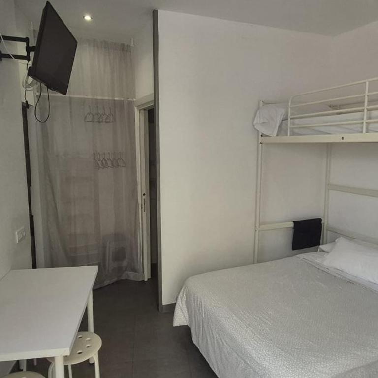 Hostel Urban Sevilla - Estudio - 5