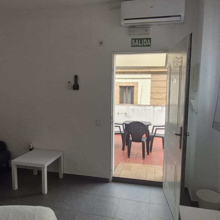Hostel Urban Sevilla - Estudio - 8