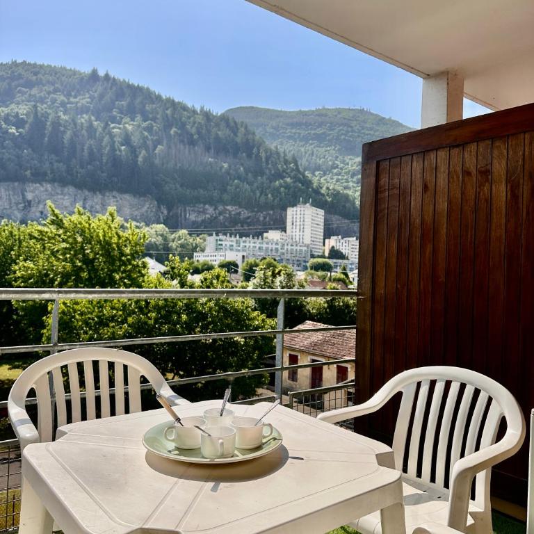 Le Nid Douillet - 4 Personnes - Terrasse couverte - Studio - Vue sur Montagne - 18