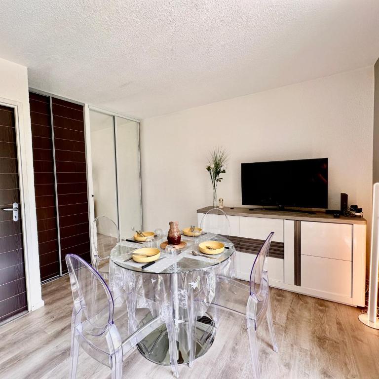 Le Nid Douillet - 4 Personnes - Terrasse couverte - Studio - Vue sur Montagne - 14