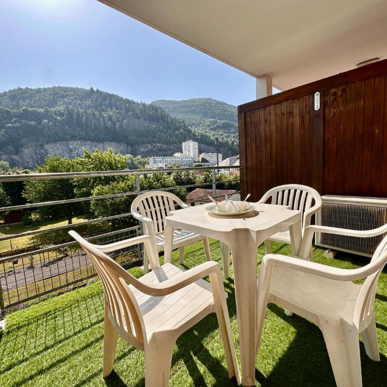 Le Nid Douillet - 4 Personnes - Terrasse couverte - Studio - Vue sur Montagne - 5