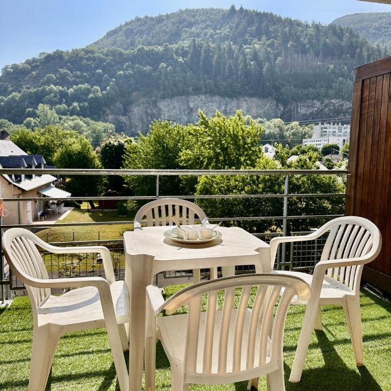 Le Nid Douillet - 4 Personnes - Terrasse couverte - Studio - Vue sur Montagne - 10