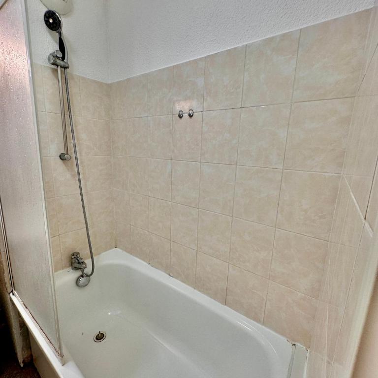 Le Nid Douillet - 4 Personnes - Terrasse couverte - Studio - Vue sur Montagne - 30