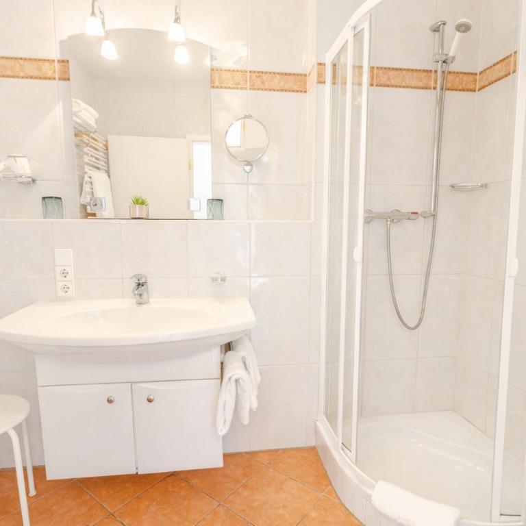 Tivoli Apartments - Apartment mit Dusche - 7