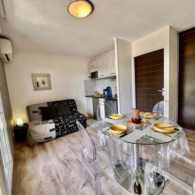 Le Nid Douillet - 4 Personnes - Terrasse couverte - Studio - Vue sur Montagne - 32