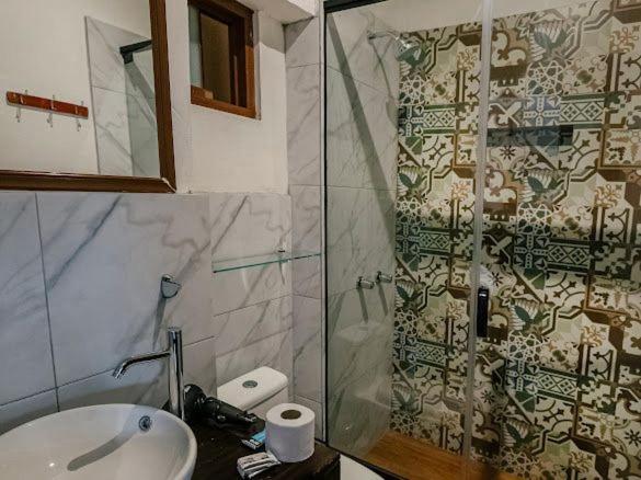 Hostal María Angola - Habitación Cuádruple Estándar - 23